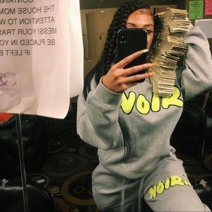 Meet your Posher, Kayana